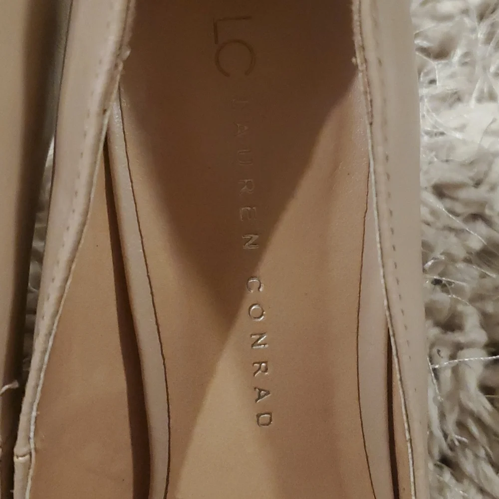 Pumps - Picture 3 of 4